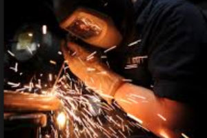 US industrial production rose 0.7% in April, tops estimates